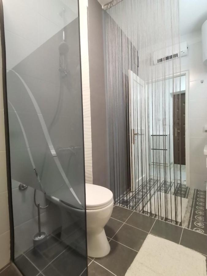Red Square Apartment Pirot Extérieur photo