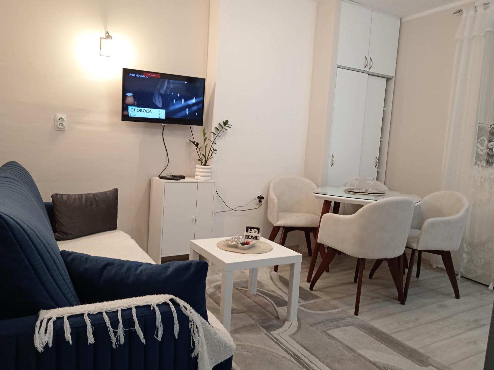 Red Square Apartment Pirot Extérieur photo