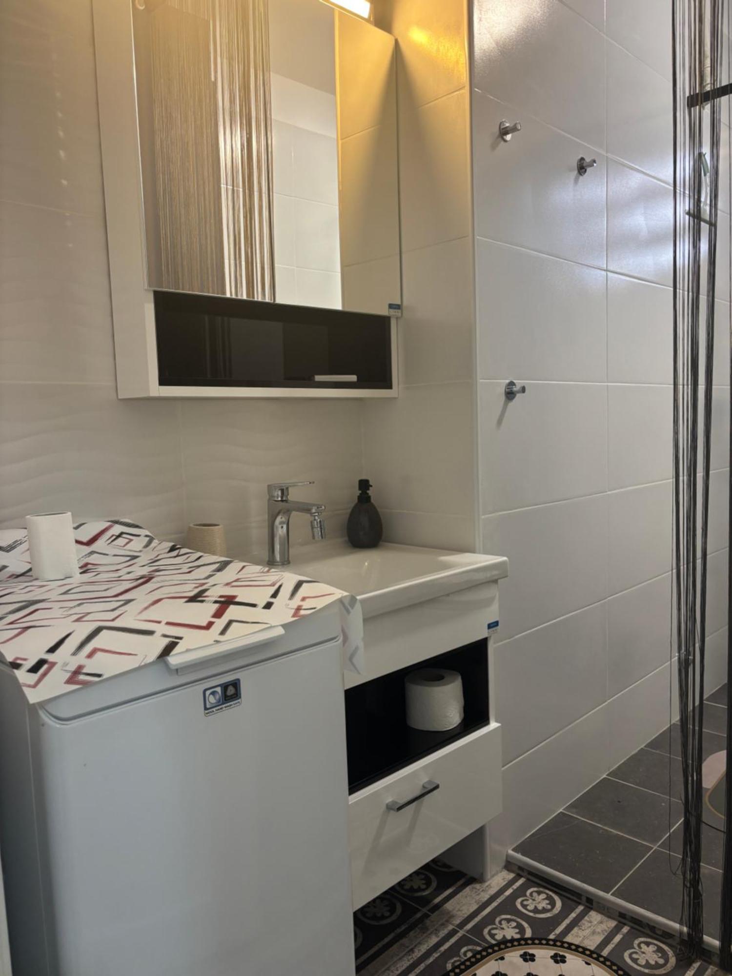Red Square Apartment Pirot Extérieur photo